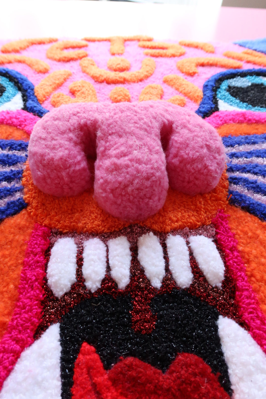 Feline - Tekstilmaske i Orange, Pink & Blå