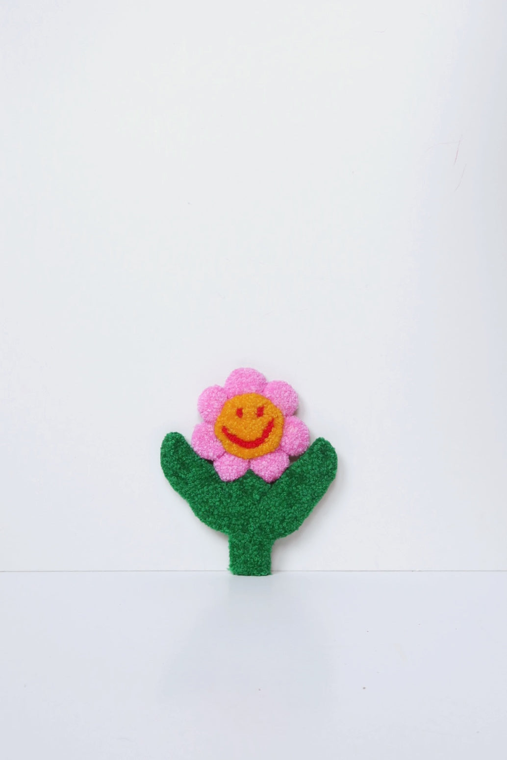 Smiley Face Blomst - Pink, Gul & Grøn Tekstilkunst