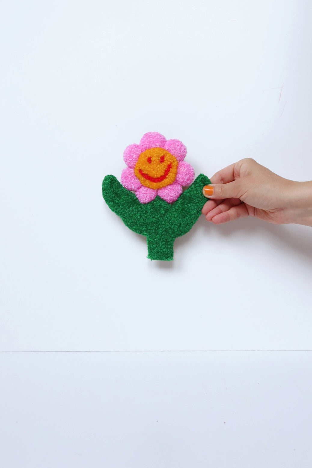 Smiley Face Blomst - Pink, Gul & Grøn Tekstilkunst