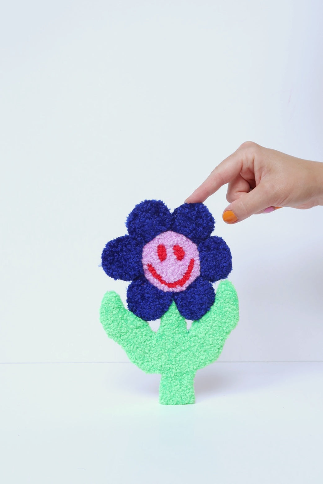 Stor Smiley Face Blomst - Blå, Lyserød & Lysegrøn Tekstilkunst