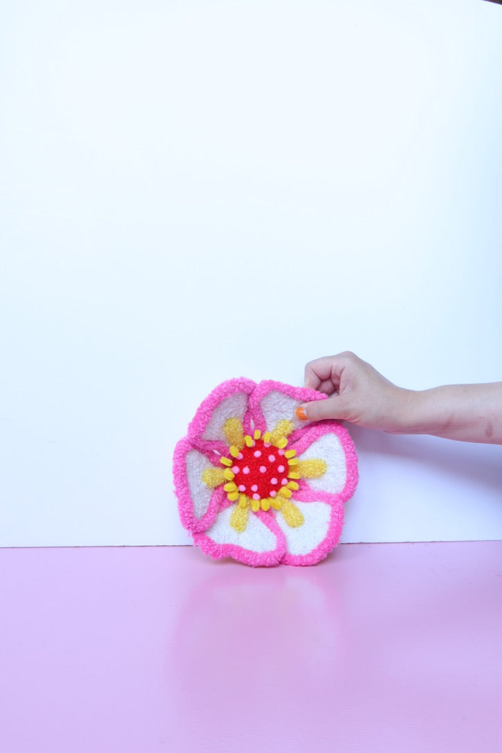 Hvid, Pink & Gul Blomst Skulptur - Formbar Tekstilkunst