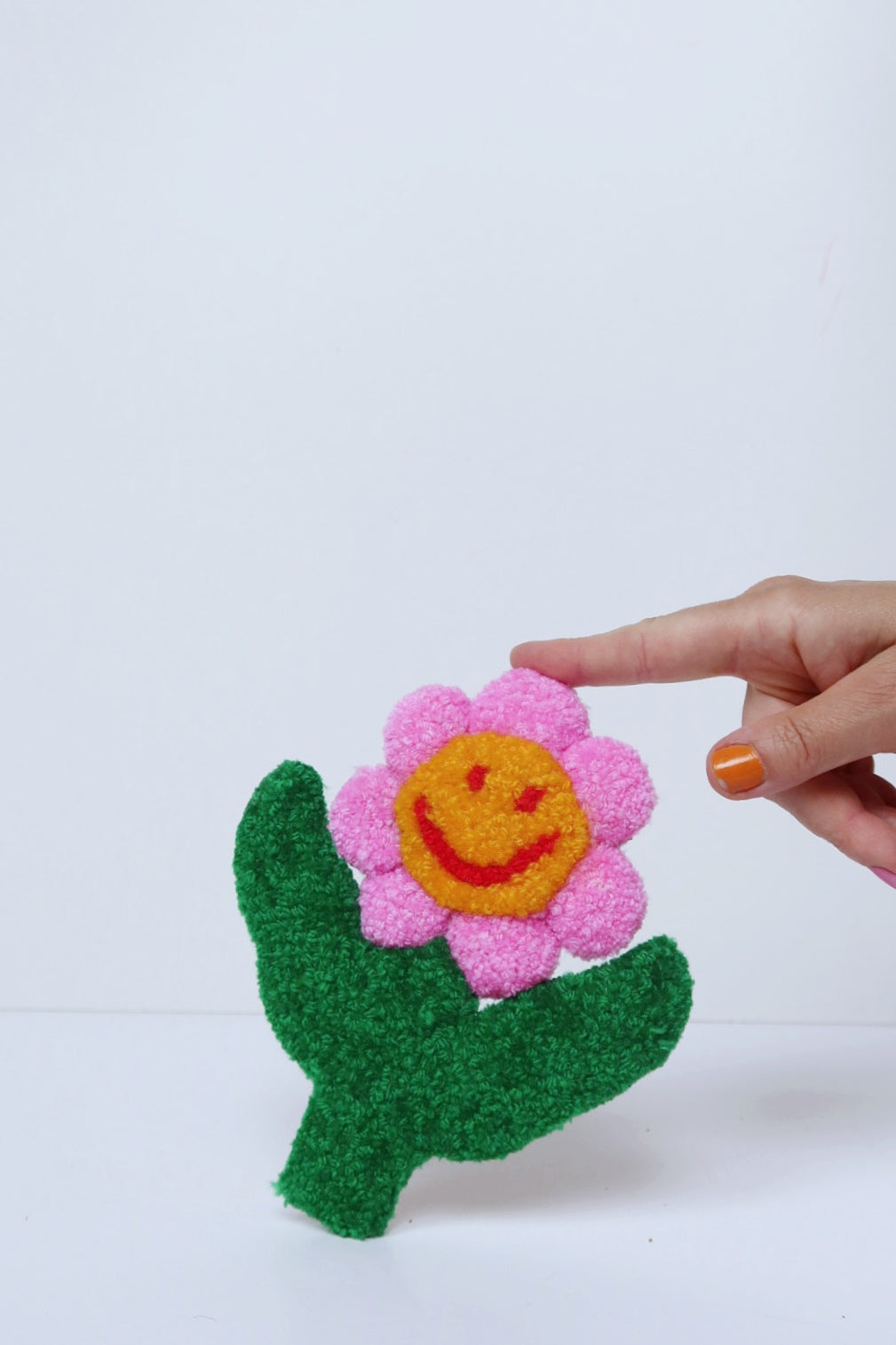 Smiley Face Blomst - Pink, Gul & Grøn Tekstilkunst