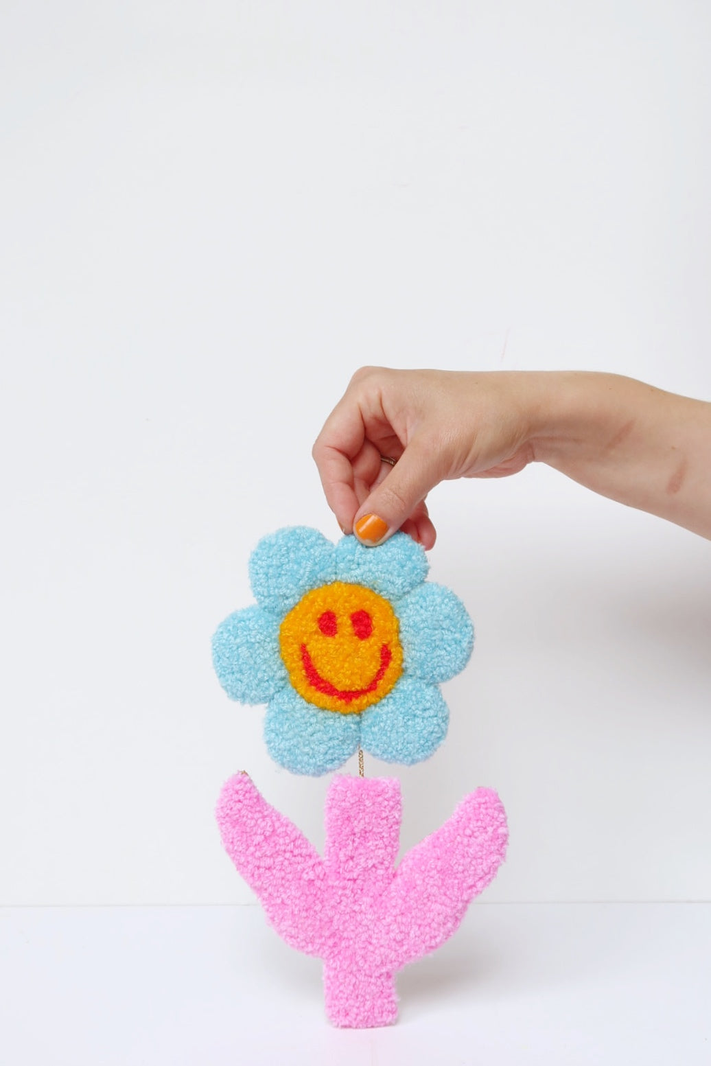 Stor Smiley Face Blomst - Lyseblå, Gul & Pink Tekstilkunst