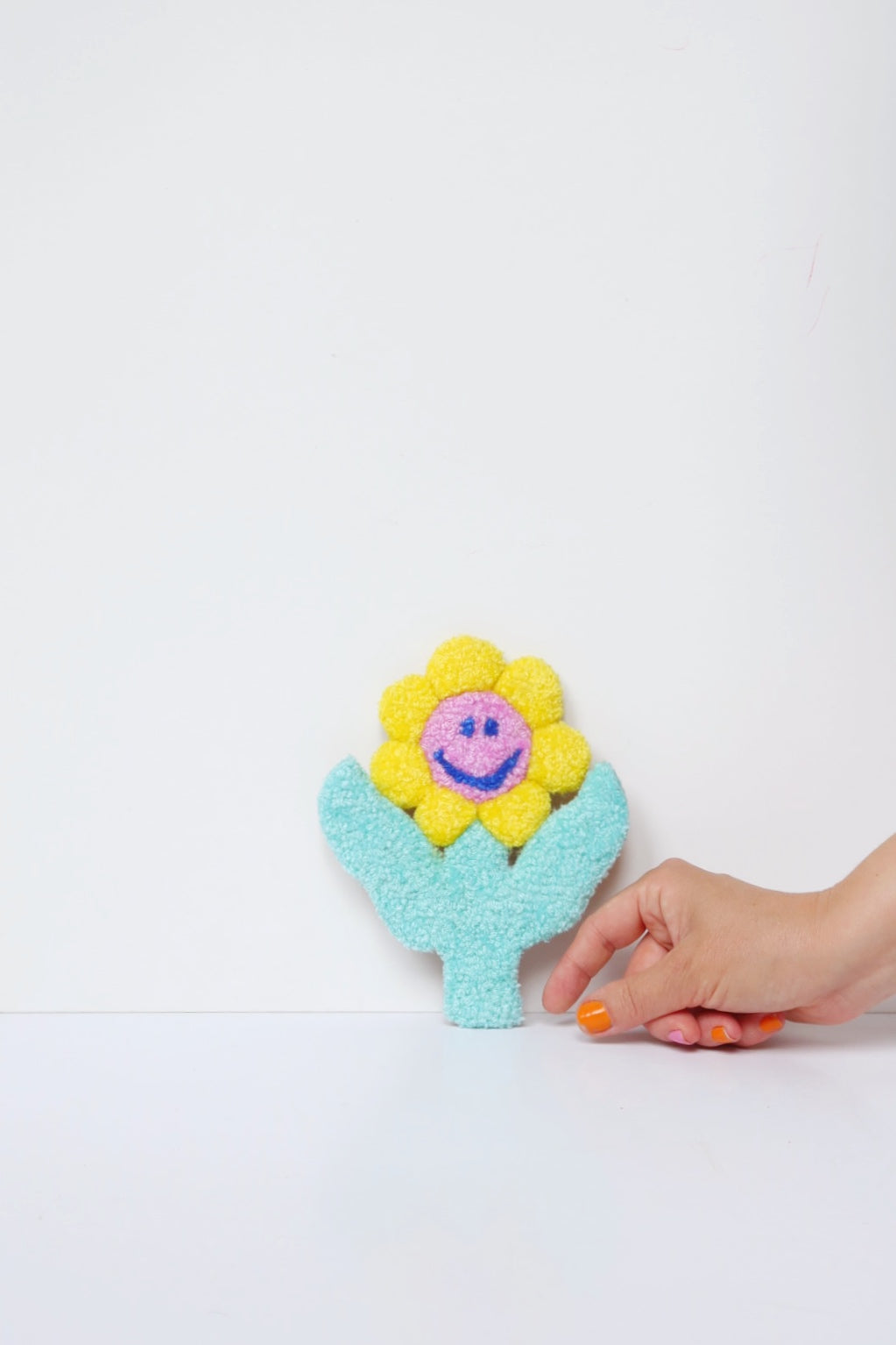 Smiley Face Blomst - Gul, Lyserød & Lyseblå Tekstilkunst