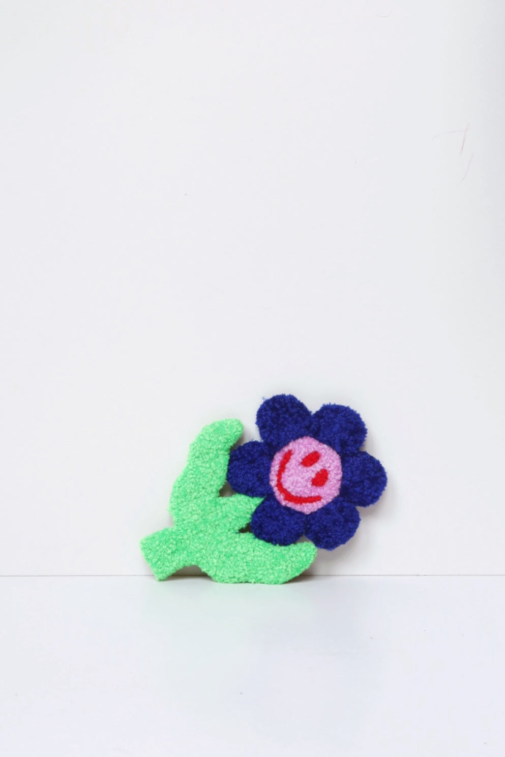 Stor Smiley Face Blomst - Blå, Lyserød & Lysegrøn Tekstilkunst