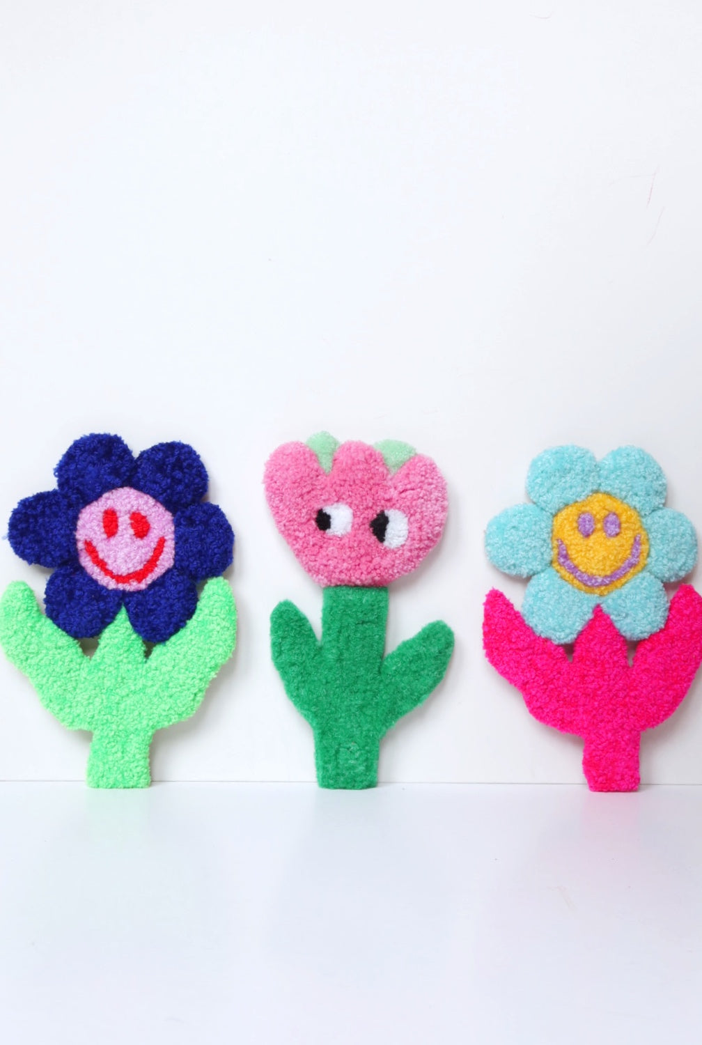 Blomst med Øjne - Lyserød & Grøn Tekstilkunst