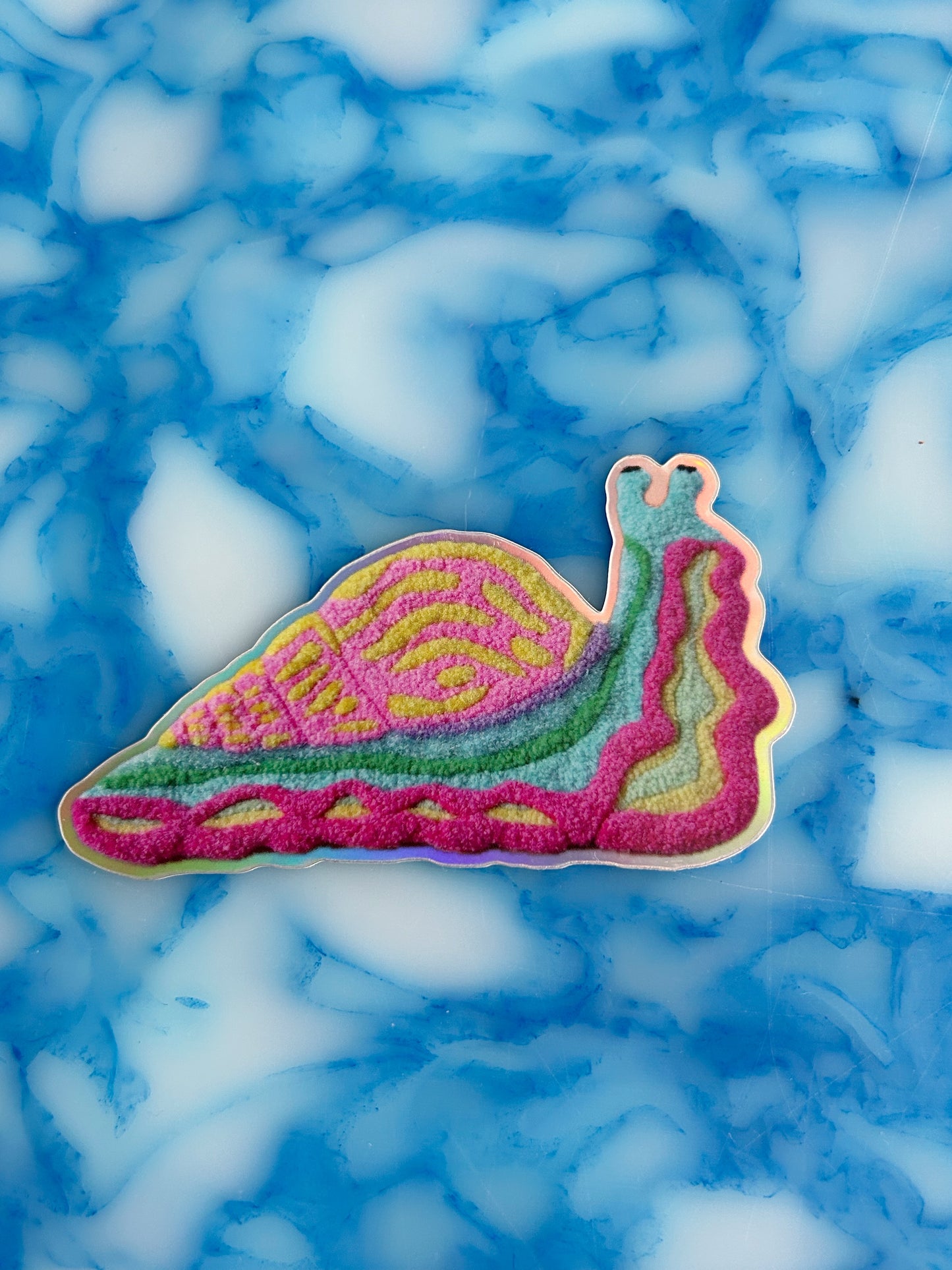 Snail Sticker - Holografisk Effekt - 8 x 4,6 cm