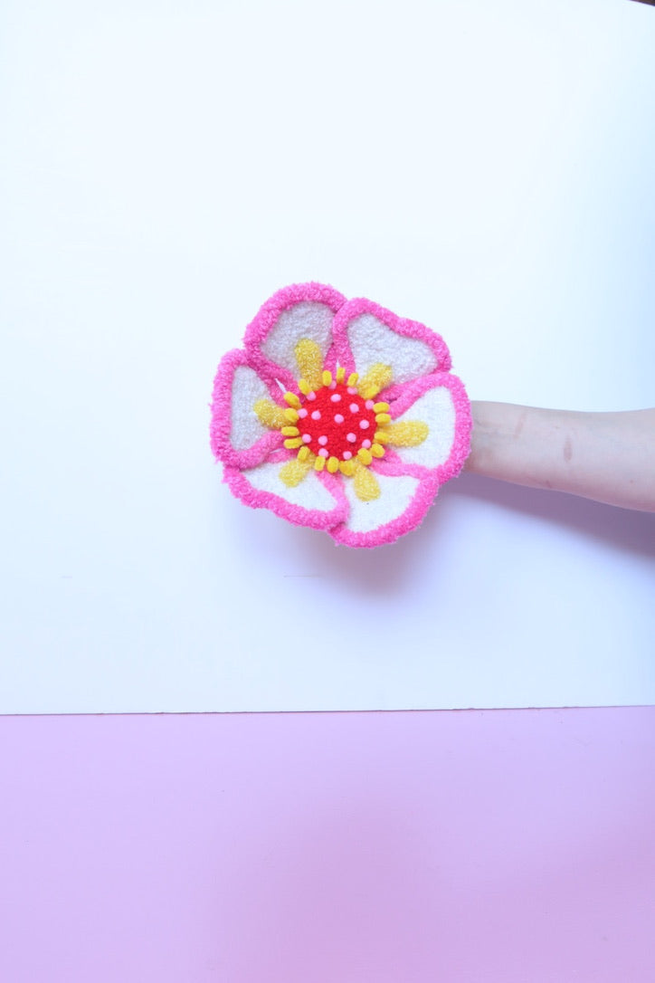 Hvid, Pink & Gul Blomst Skulptur - Formbar Tekstilkunst