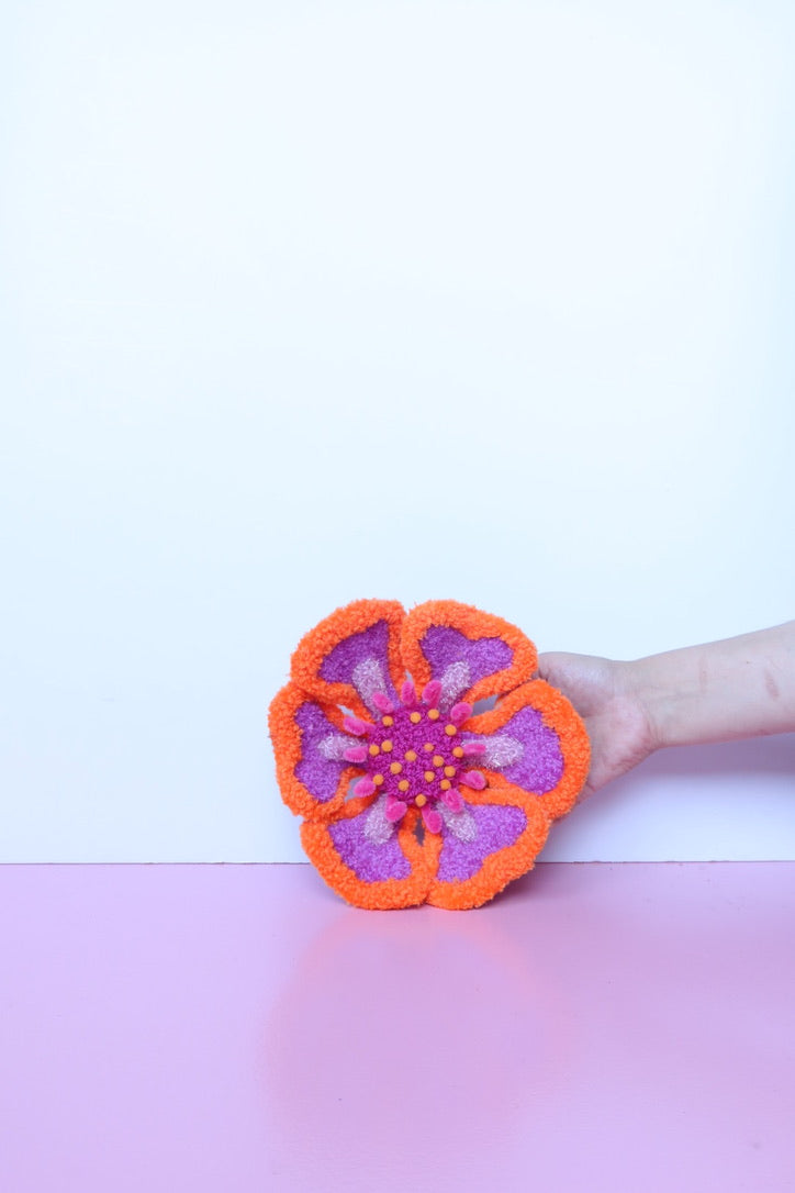 Lilla, Orange & Pink Blomst Skulptur - Formbar Tekstilkunst