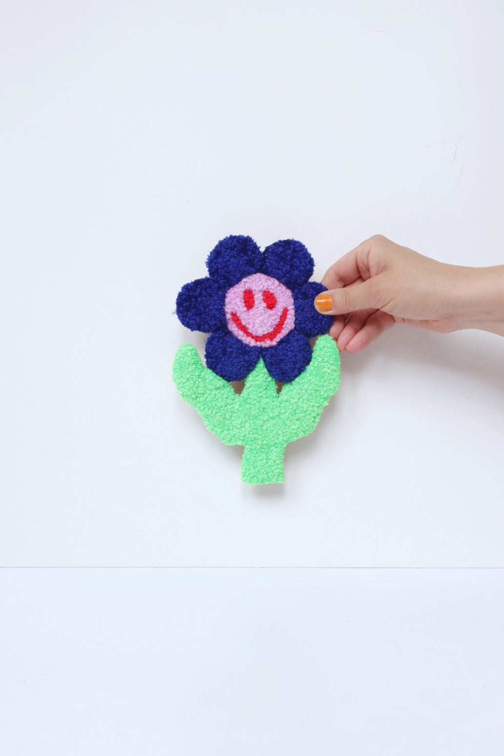 Stor Smiley Face Blomst - Blå, Lyserød & Lysegrøn Tekstilkunst