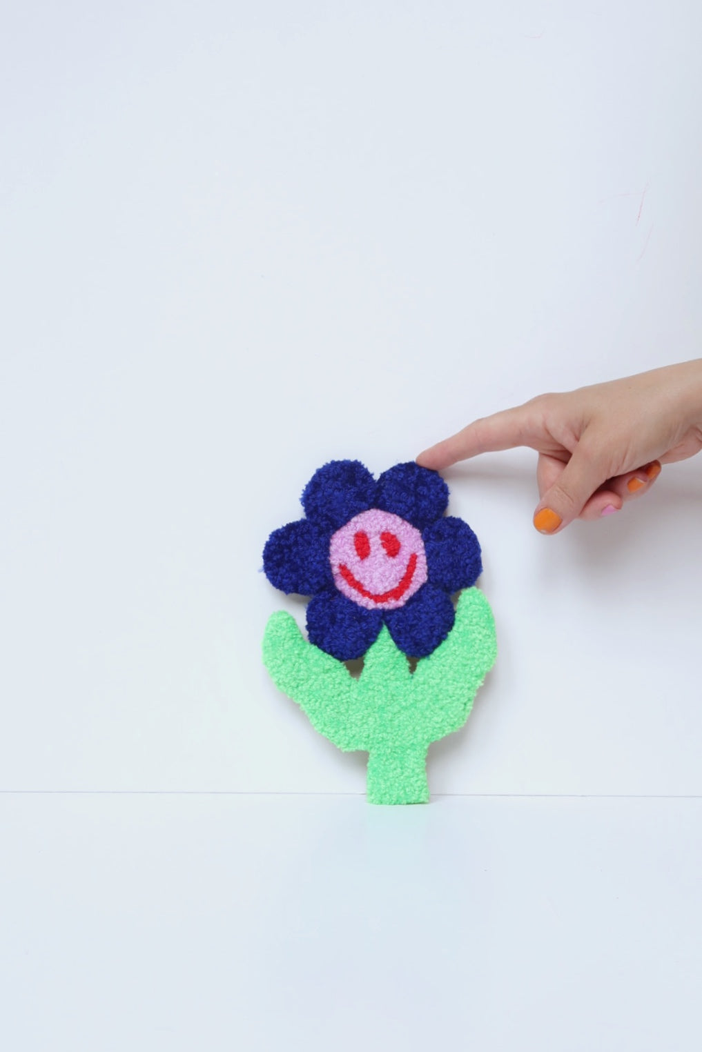 Stor Smiley Face Blomst - Blå, Lyserød & Lysegrøn Tekstilkunst