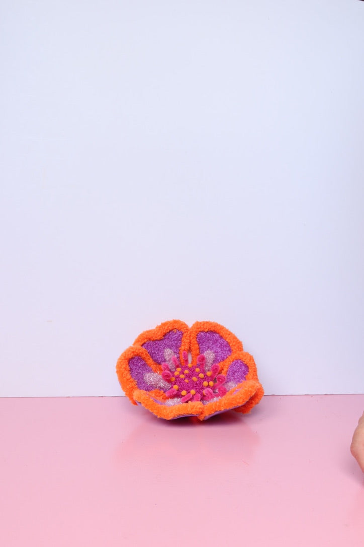 Lilla, Orange & Pink Blomst Skulptur - Formbar Tekstilkunst