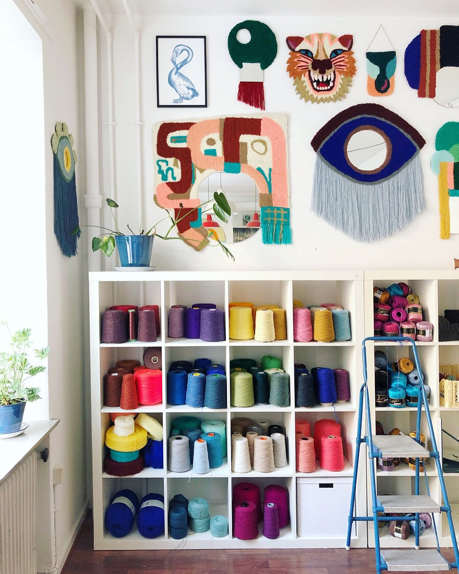 Penselstrøg - Koral, Brun, Hvid, Guld & Turkis Tekstilkunst