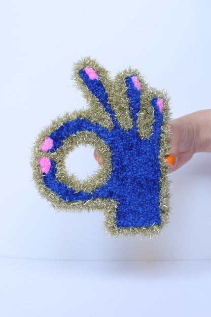 Det Bliver OK! - Blue & Gold Tekstilkunst