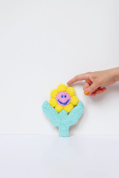 Smiley Face Blomst - Gul, Lyserød & Lyseblå Tekstilkunst