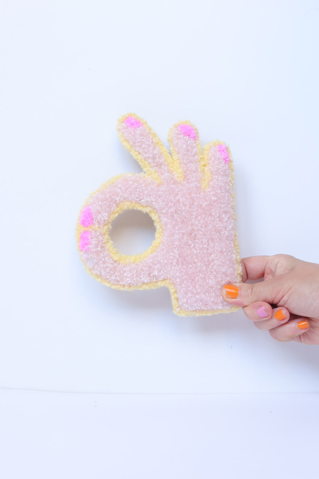 Det Bliver OK! - Soft Pink & Gul Tekstilkunst