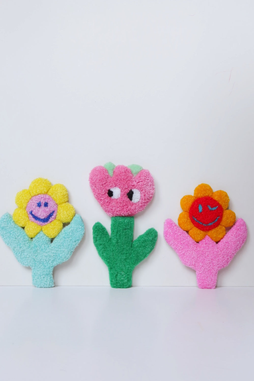 Blomst med Øjne - Lyserød & Grøn Tekstilkunst