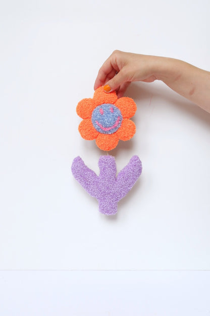 Stor Smiley Face Blomst - Orange, Lyseblå & Syren Tekstilkunst