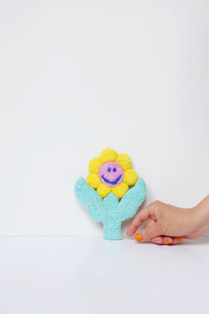 Smiley Face Blomst - Gul, Lyserød & Lyseblå Tekstilkunst