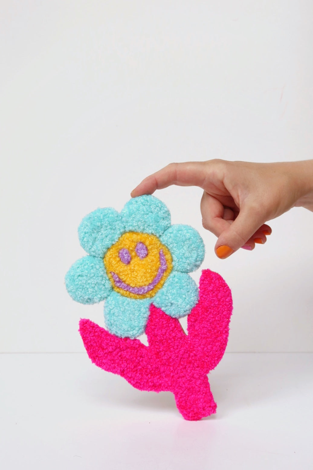 Stor Smiley Face Blomst - Lyseblå, Gul & Pink Tekstilkunst