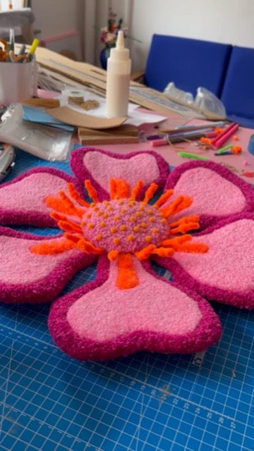 Stor Blomst Skulptur - Lyserød, Mørk Pink & Orange