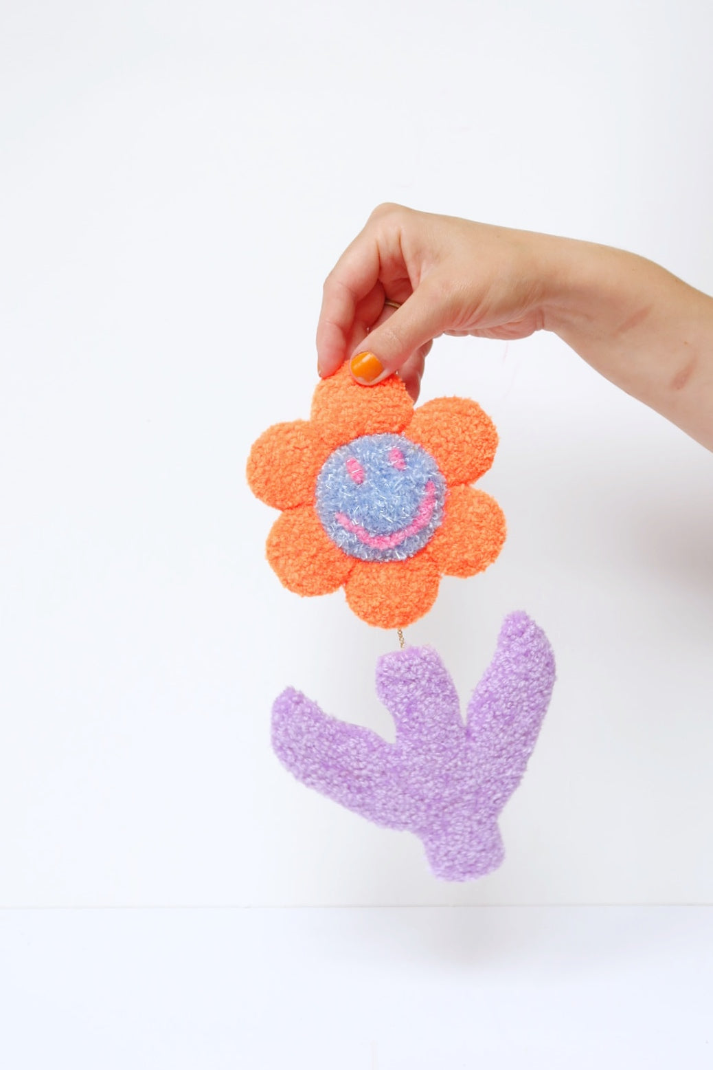 Stor Smiley Face Blomst - Orange, Lyseblå & Syren Tekstilkunst