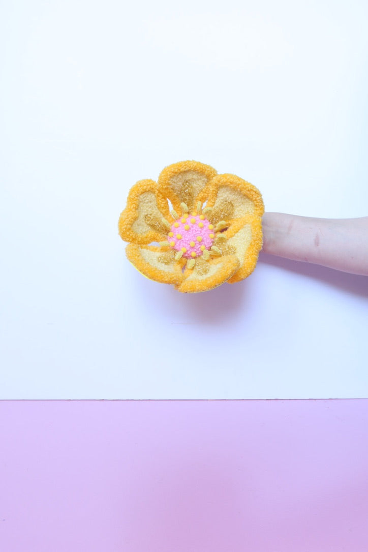 Gul Blomst Skulptur - Formbar Tekstilkunst