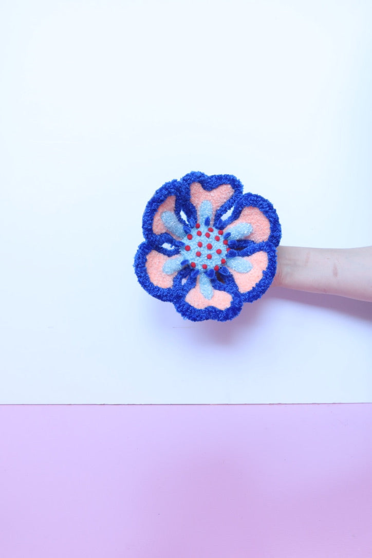 Koral, Blå & Lyseblå Blomst Skulptur - Formbar Tekstilkunst