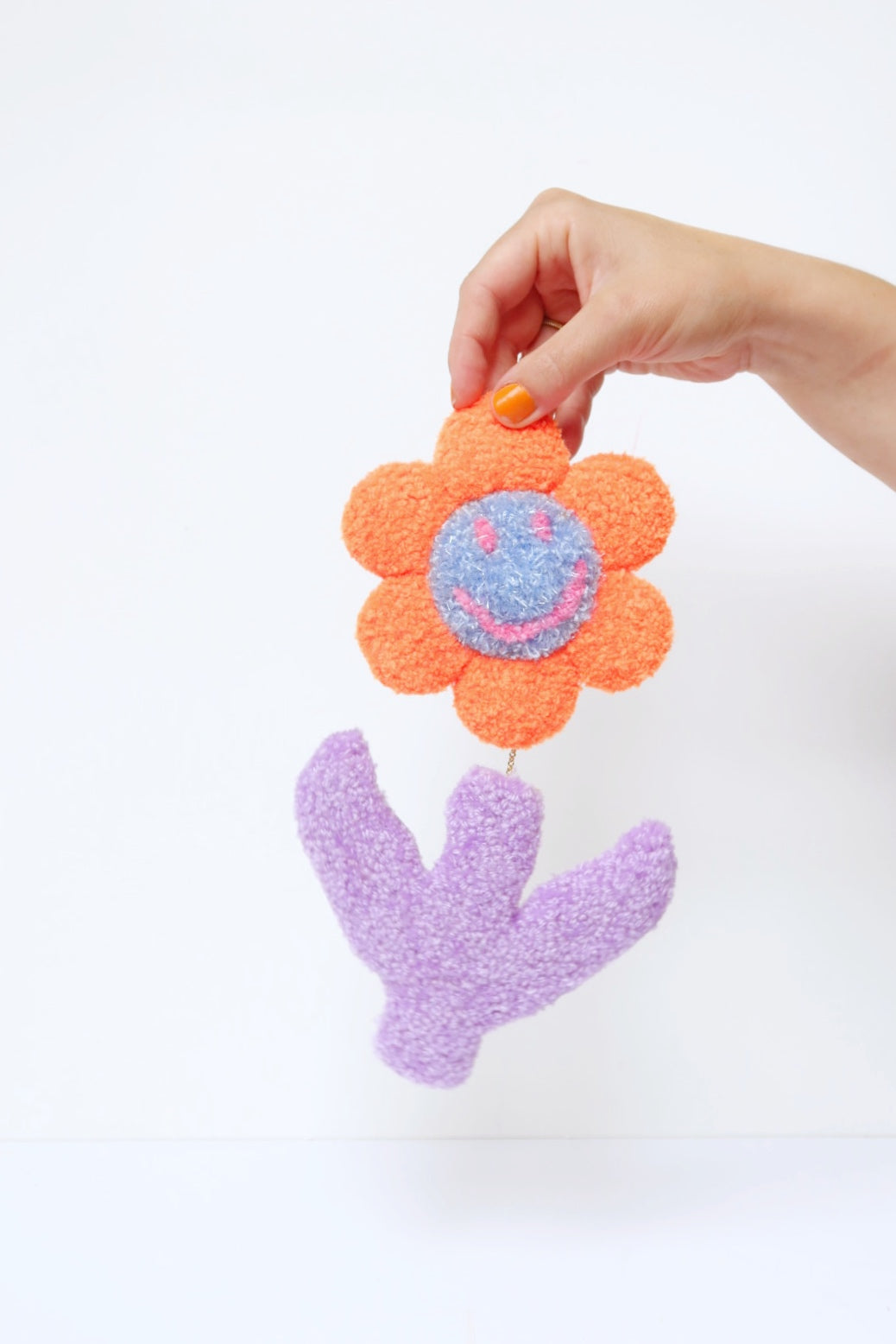 Stor Smiley Face Blomst - Orange, Lyseblå & Syren Tekstilkunst