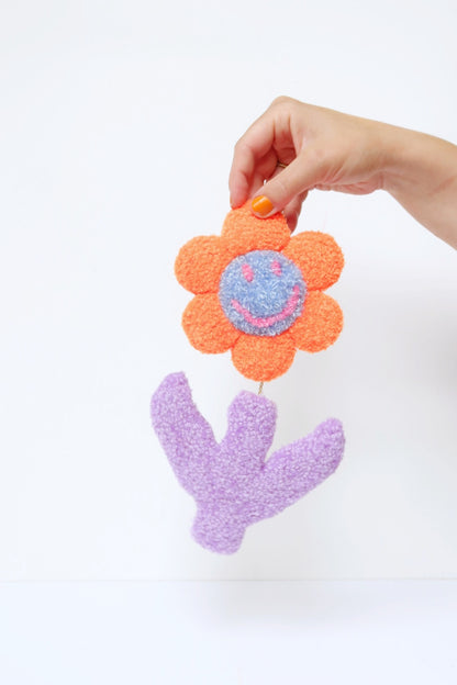 Stor Smiley Face Blomst - Orange, Lyseblå & Syren Tekstilkunst