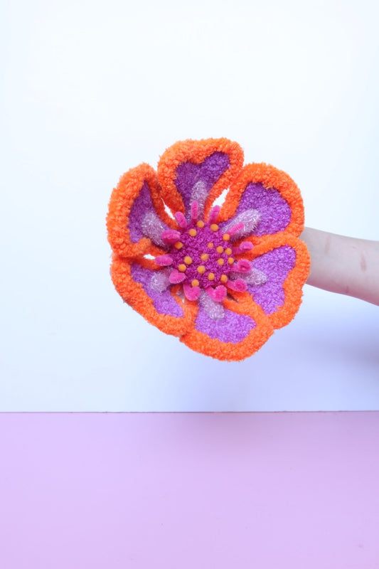 Lilla, Orange & Pink Blomst Skulptur - Formbar Tekstilkunst