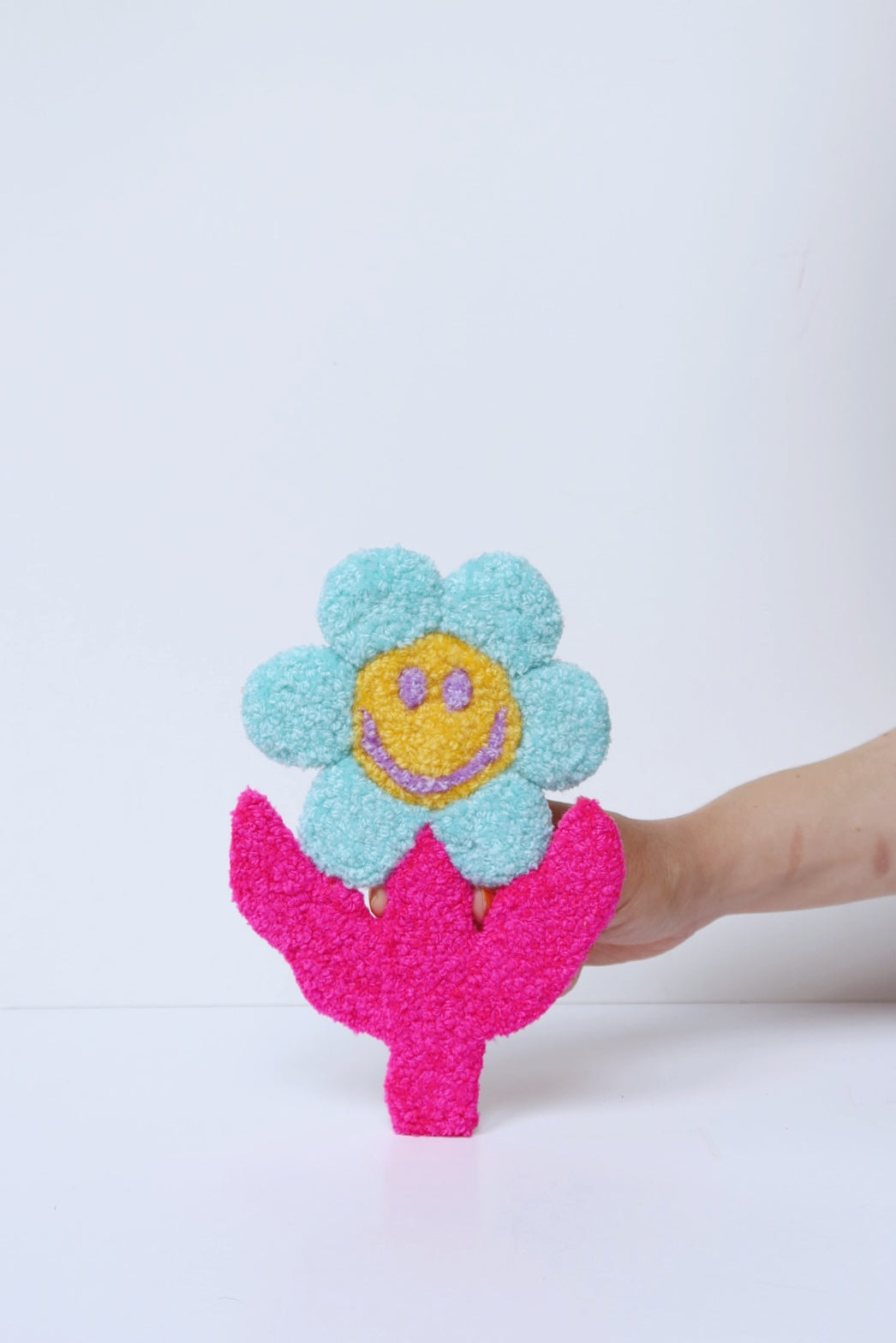 Stor Smiley Face Blomst - Lyseblå, Gul & Pink Tekstilkunst
