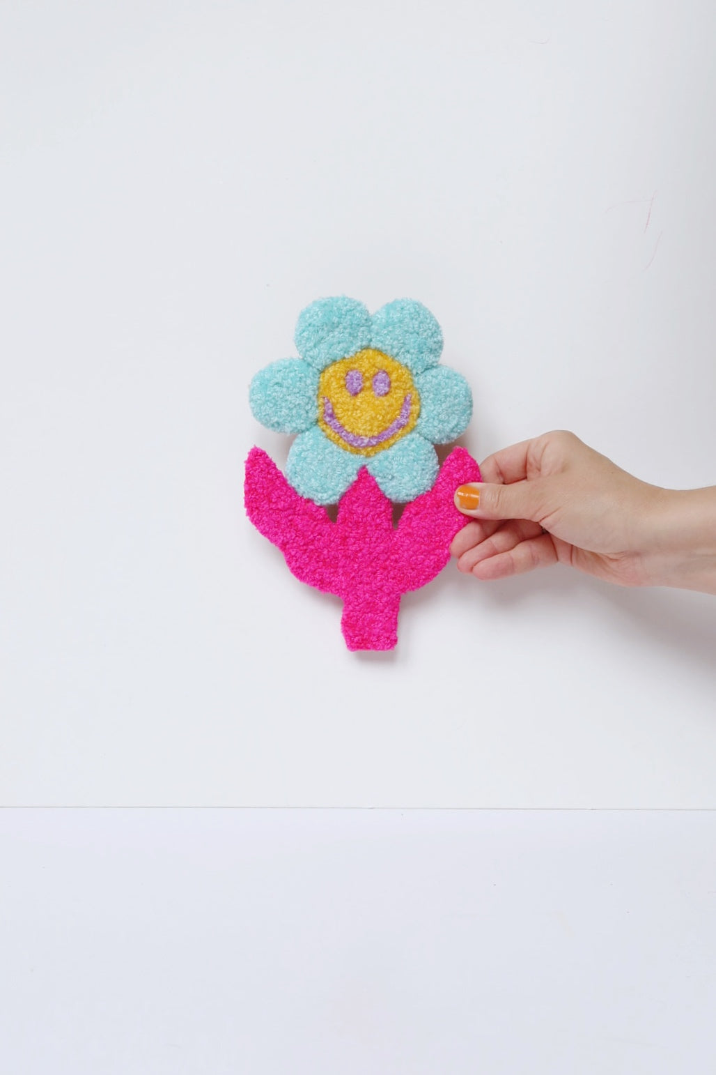 Stor Smiley Face Blomst - Lyseblå, Gul & Pink Tekstilkunst