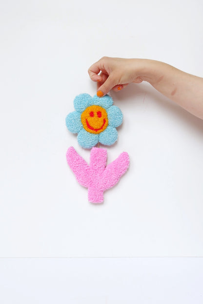 Stor Smiley Face Blomst - Lyseblå, Gul & Pink Tekstilkunst