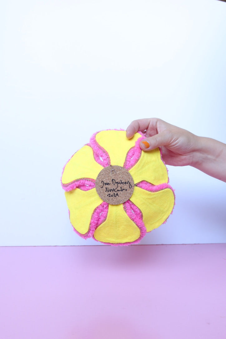 Hvid, Pink & Gul Blomst Skulptur - Formbar Tekstilkunst
